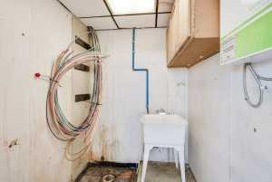 1136 Central Freeway (13)