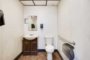 1136 Central Freeway (14)