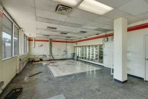 1136 Central Freeway (7)