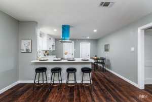 410 S Van Buren St (12)