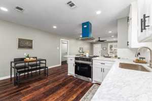 410 S Van Buren St (13)
