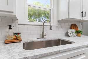 410 S Van Buren St (14)