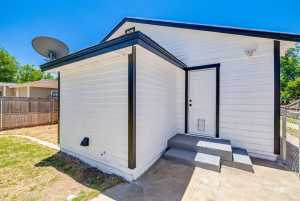 410 S Van Buren St (24)