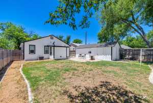 410 S Van Buren St (27)