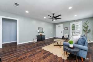 410 S Van Buren St (9)