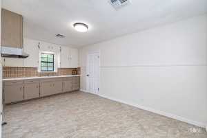 119 E 9th St (9)