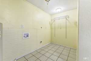 921 Broadway St (13)