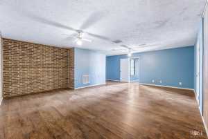 921 Broadway St (15)