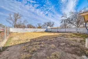 921 Broadway St (20)