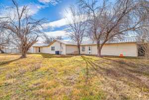 921 Broadway St (24)