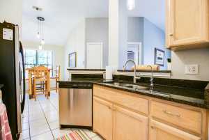 1013 E 44th St (18)