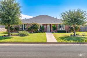 4926 Red Oak Lane