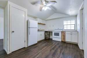 2113 S Hill St (11)