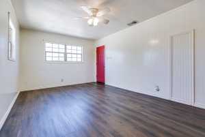 2113 S Hill St (6)