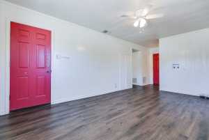 2113 S Hill St (7)