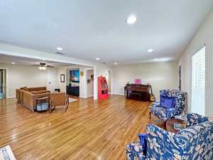 110 N Washington St (14)