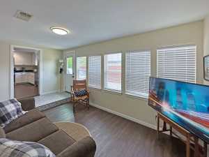 110 N Washington St (27)