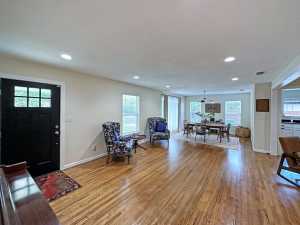 110 N Washington St (28)