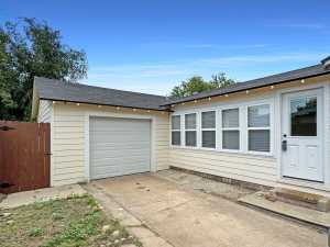 110 N Washington St (38)