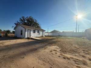 1517 Culberson St (8)