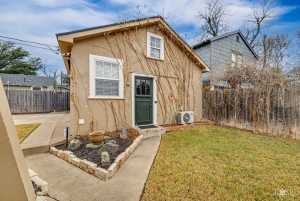 223 S Jefferson St (33)