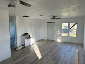 724 W 17th St (3)