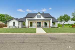 2734 Oak Hills Trail