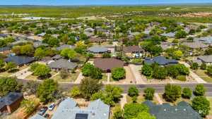 6014 Kingsbridge Dr (3)