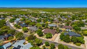 6014 Kingsbridge Dr (6)