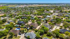 6014 Kingsbridge Dr (8)