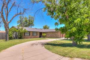 906 Country Club Dr (2)