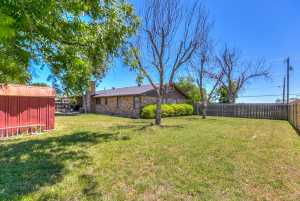 906 Country Club Dr (20)
