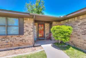 906 Country Club Dr (4)