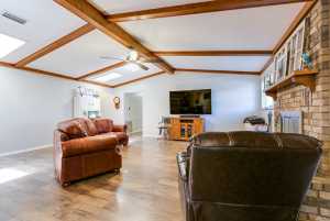 906 Country Club Dr (7)