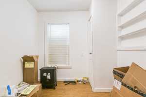 322 S Madison St (22)