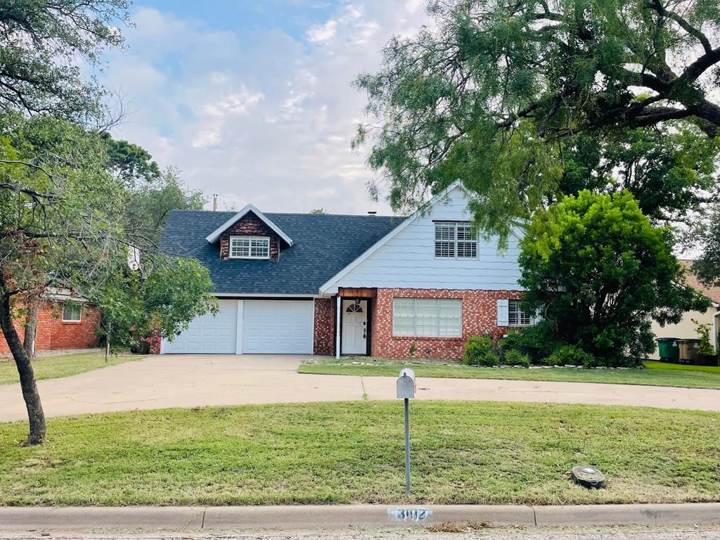 3102 Oak Forest Dr