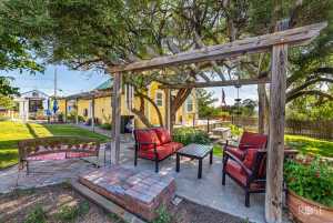 4497 Holland St (50)