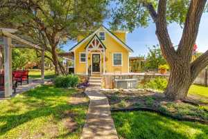 4497 Holland St (51)