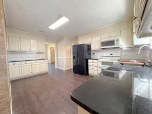 3817 Hillcrest Dr (15)