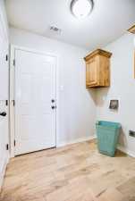 4193 Huntleigh Dr (32)