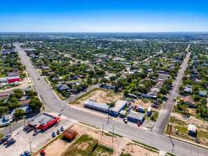 313 E 19th St (38)