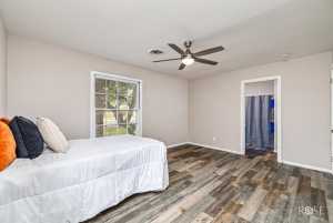 1902 College Hills Blvd (23)