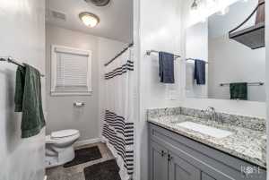 1902 College Hills Blvd (27)