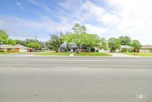 1902 College Hills Blvd (3)