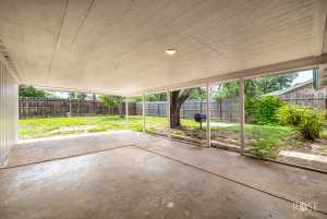 1902 College Hills Blvd (30)