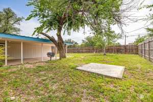 1902 College Hills Blvd (31)