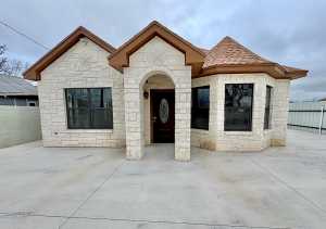2110 Shelton St (2)