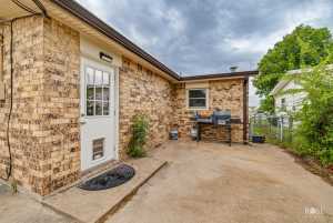 2306 Brown St (20)