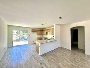 309 E 25th St (3)