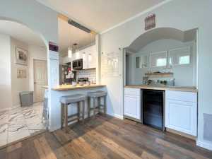 222 N Madison St (8)